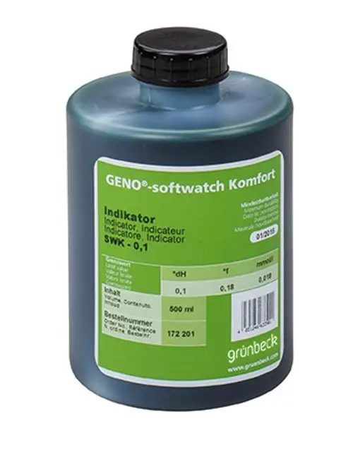 Flasche mit grünlichem Inhalt und schwarzem Deckel, beschriftet als Indikator. Markenname „Grünbeck“ sichtbar. Inhalt: 500 ml, Nutzungshinweis und weitere technische Informationen auf dem Etikett.